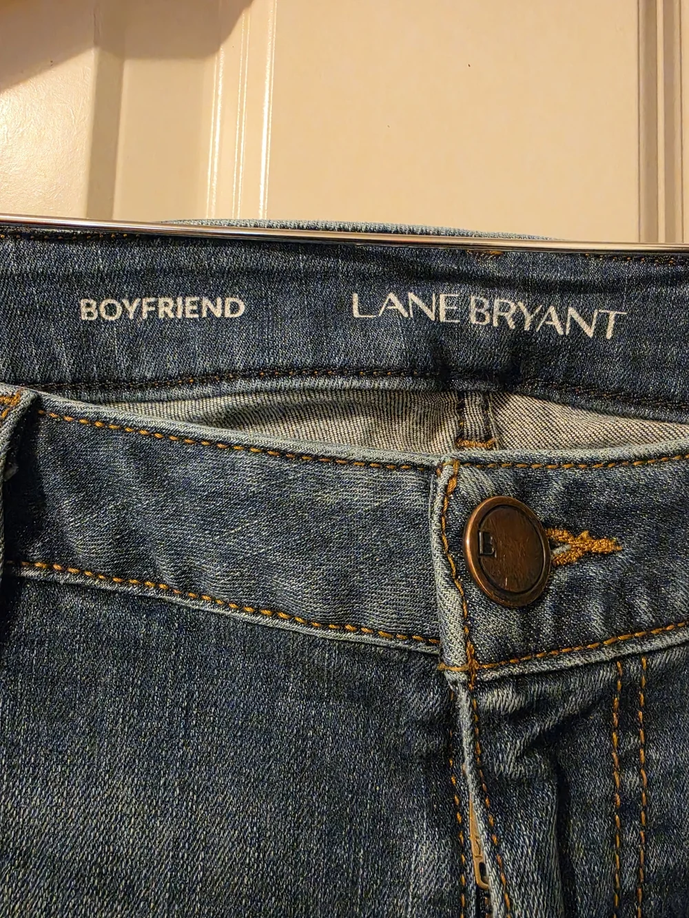 Lane Bryant Relaxed Boyfriend Jeans in Medium Wash Blue Sz 18